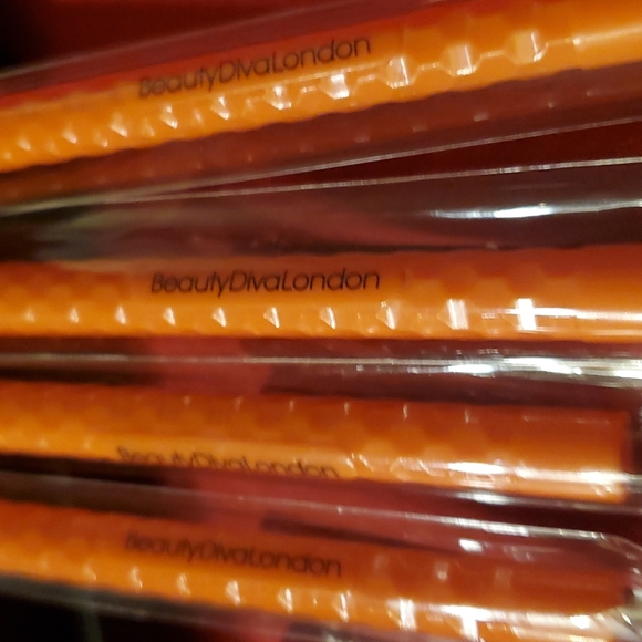 Set of 4 eye shadow brushes - Picture 4 of 5